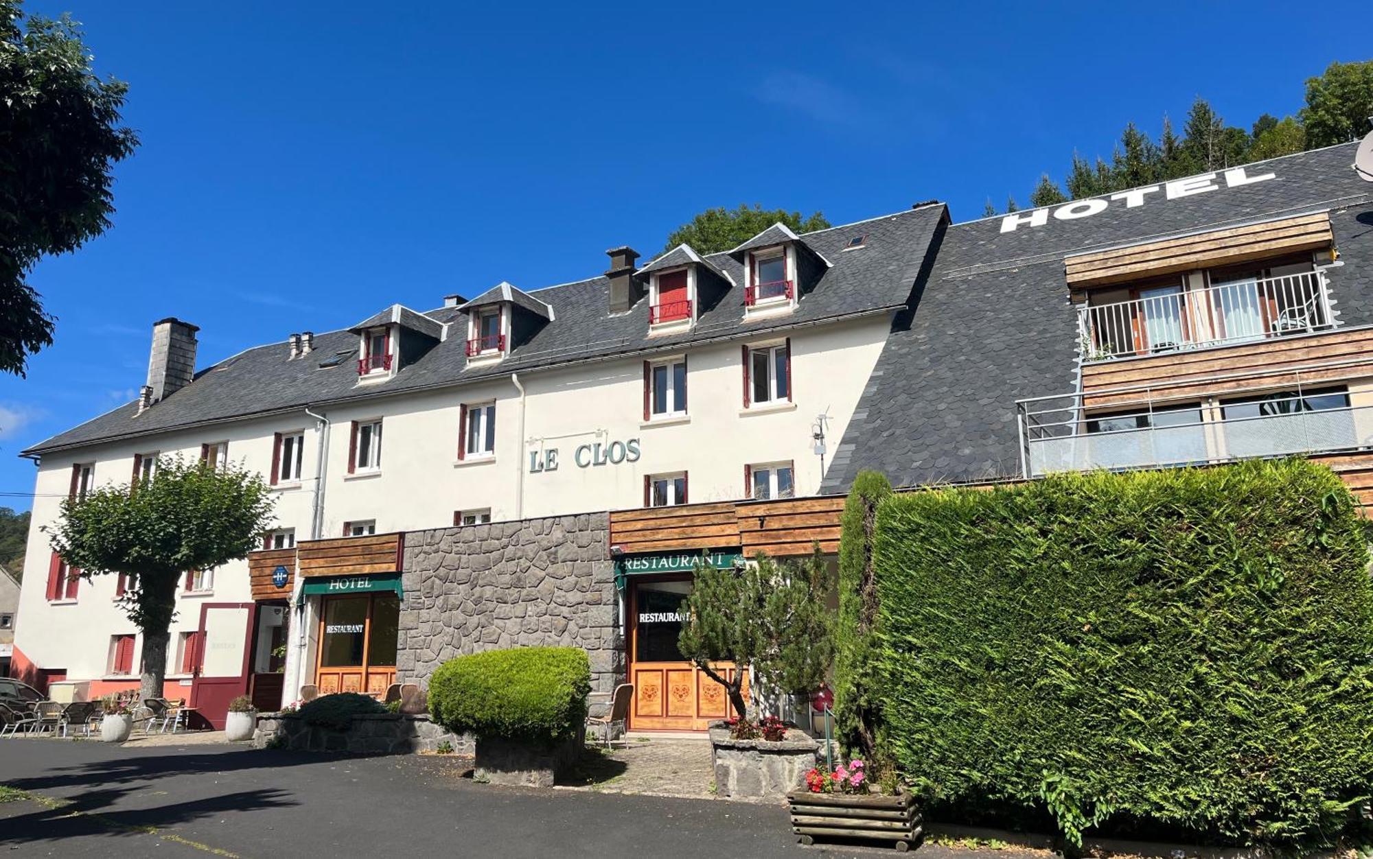 Hotel Restaurant Le Clos Besse-et-Saint-Anastaise Exteriör bild